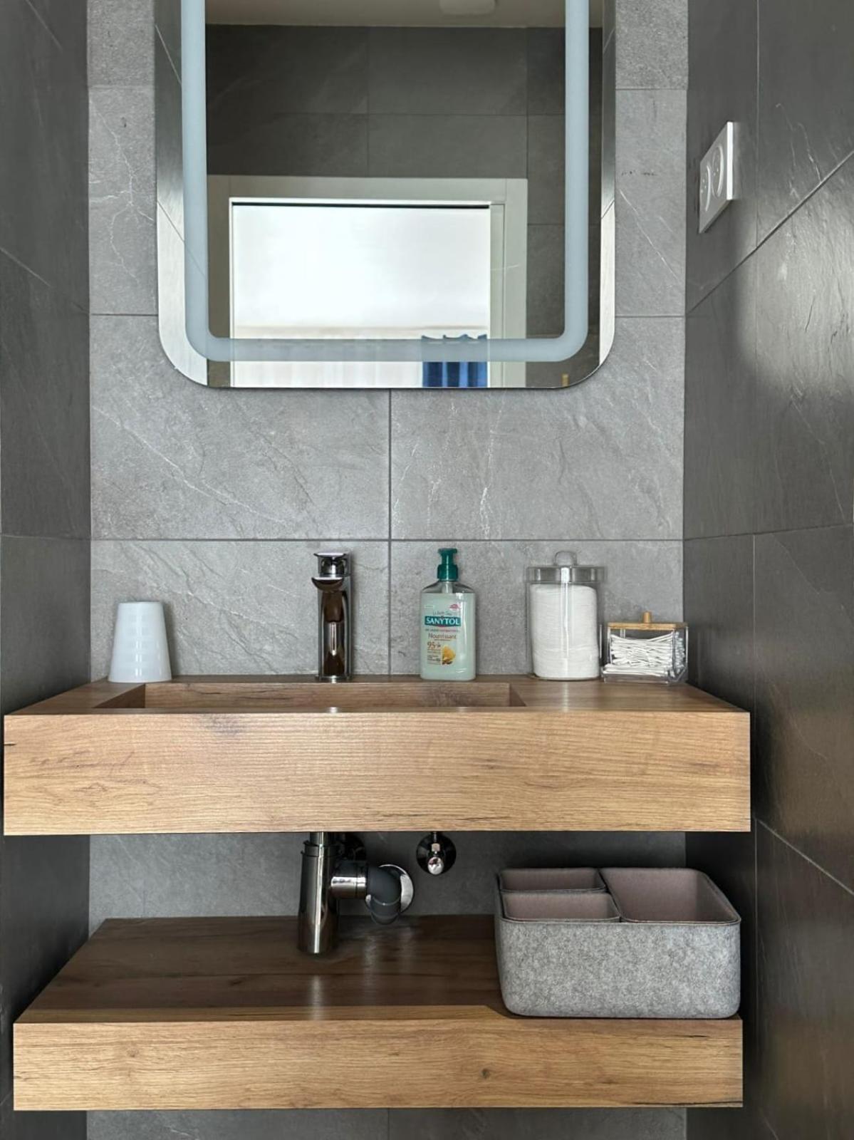 L'Obsidienne Virecourt Luaran gambar
